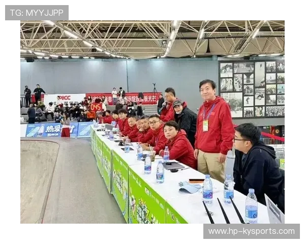 世界滑板学校在青训中建立职业认证体系与赛事执裁培训标准，滑板世界级比赛